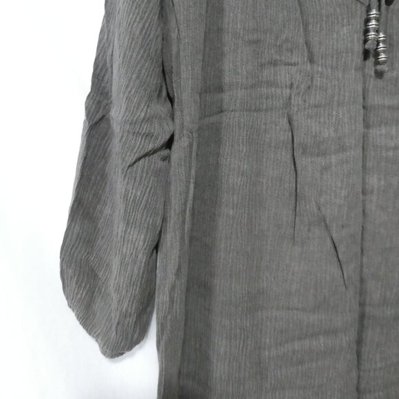 L&L - LOVE & LEGEND | size 18 | Casual Grey Peasant Blouse With Eyelet Detail - Picture 6 of 15